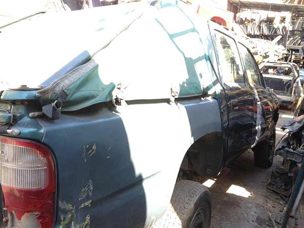 FOCO Toyota HILUX 2000  USADO  EN DESARME