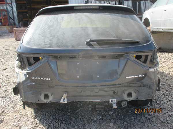 TAPA MALETA Subaru IMPREZA 2010  USADO  EN DESARME