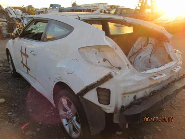  Hyundai VELOSTER 2013    EN DESARME