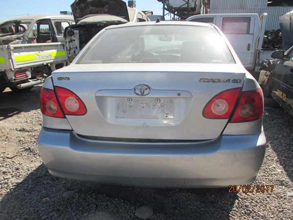 TAPA MALETA Toyota COROLLA 2008  USADO  EN DESARME