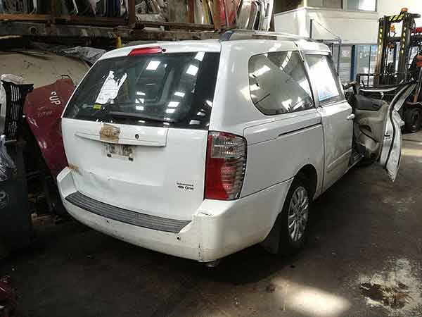  Kia GRAND CARNIVAL 2013    EN DESARME