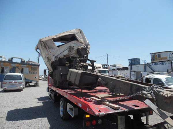 CARROCERíA FRIGORíFICA Hino FG 2013  USADA  EN DESARME