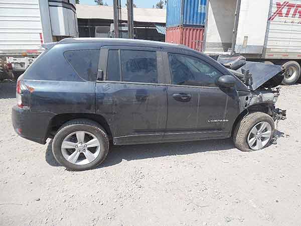 FOCO Jeep COMPASS 2015  USADO  EN DESARME
