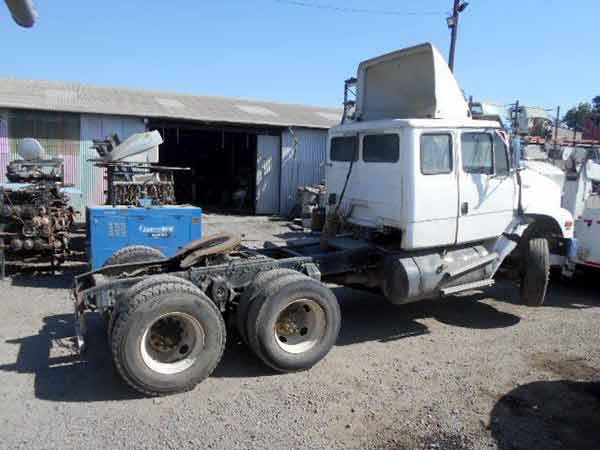 ESTANQUE ADBLUE Freightliner FL112 1997  USADO  EN DESARME