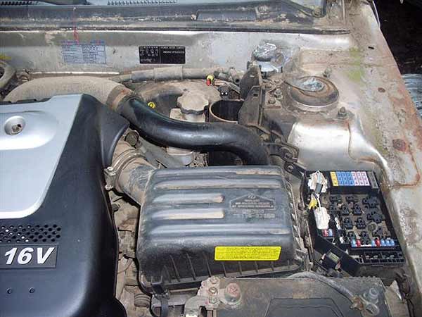  Hyundai ELANTRA 2005    EN DESARME