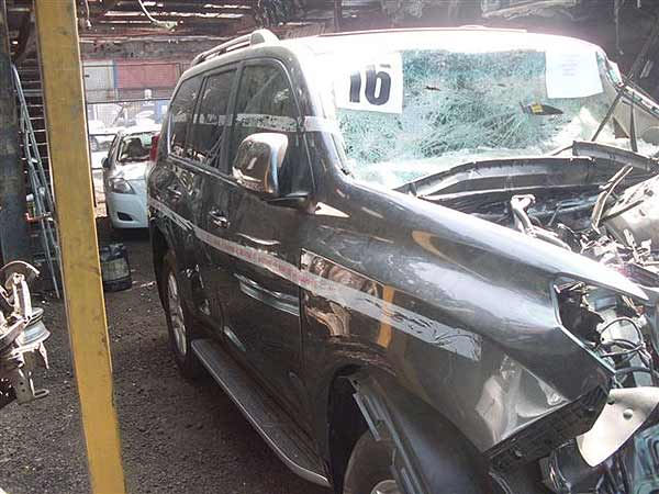  Toyota LAND CRUISER 2011    EN DESARME