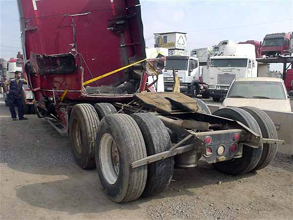  Freightliner Century 2002    EN DESARME