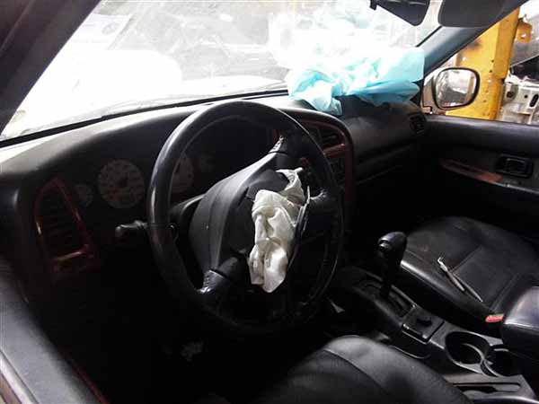 Nissan PATHFINDER 2003    EN DESARME