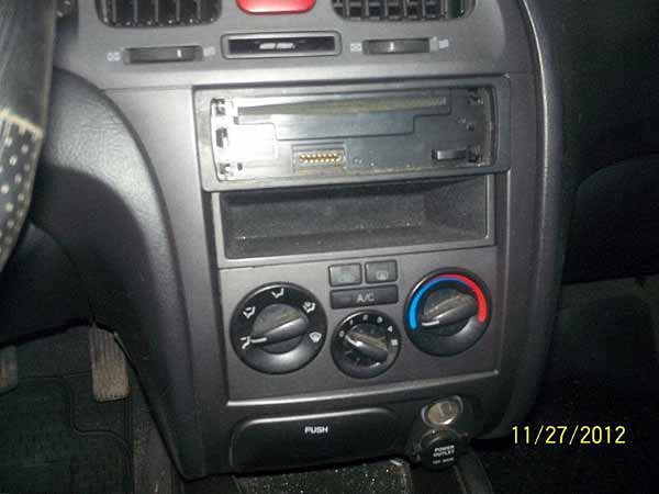  Hyundai ELANTRA 2004    EN DESARME