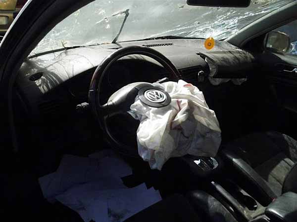  Volkswagen PASSAT 2004    EN DESARME