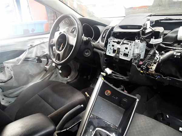 MUñON Kia CERATO   USADO  EN DESARME