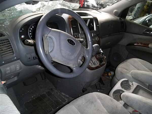  Kia GRAND CARNIVAL 2009    EN DESARME