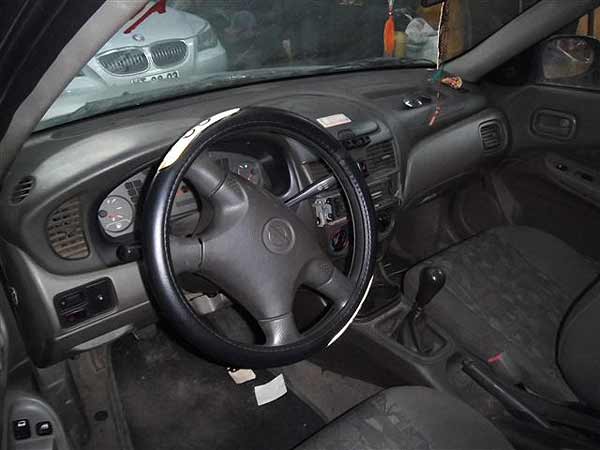  Nissan SENTRA 2001    EN DESARME