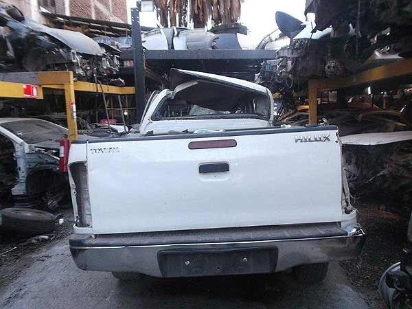  Toyota HILUX 2006    EN DESARME