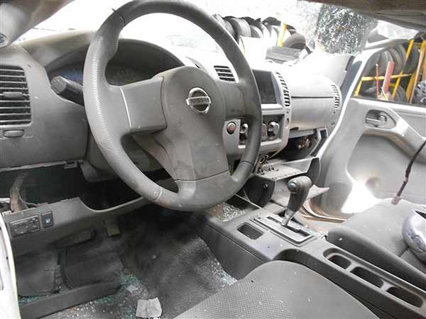  Nissan NAVARA 2010    EN DESARME