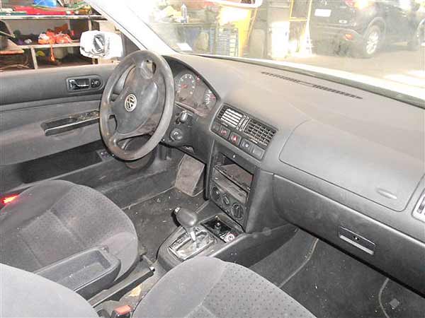  Volkswagen BORA 2000    EN DESARME