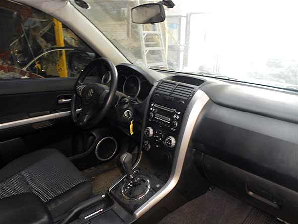 VIDRIO Suzuki GRAND NOMADE 2008  USADO  EN DESARME