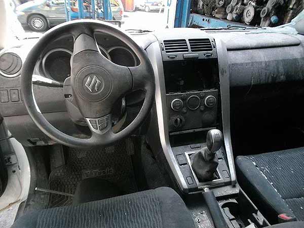  Suzuki GRAND NOMADE 2013    EN DESARME