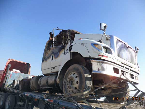 EJE International 7600 2006  USADO  EN DESARME