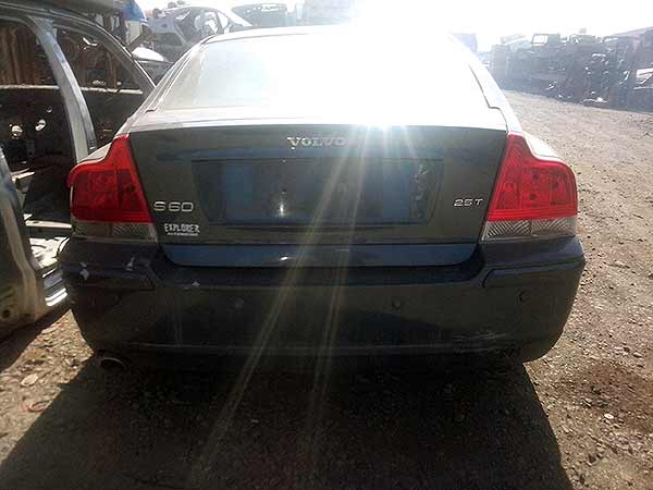 LLANTA Volvo S60 2007  USADA  EN DESARME