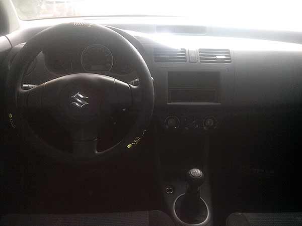 CREMALLERA DE DIRECCIóN Suzuki SWIFT 2009  USADA  EN DESARME