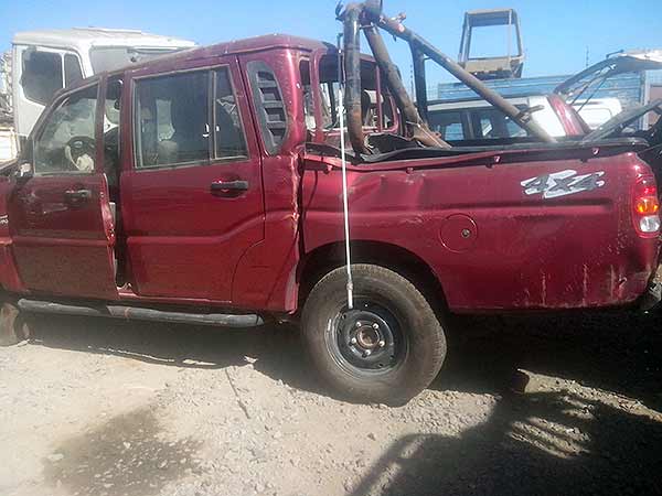  Mahindra PICK UP 2013    EN DESARME