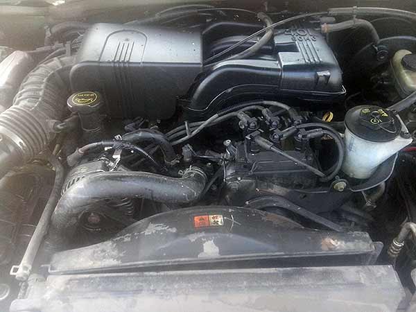 TANDEM Ford EXPLORER 2003  USADA  EN DESARME