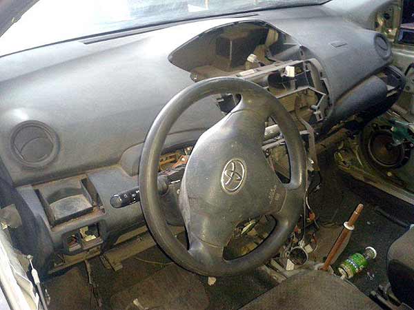  Toyota YARIS 2006    EN DESARME