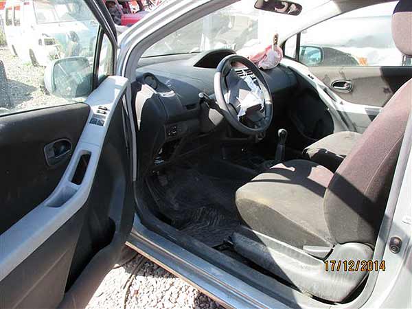  Toyota YARIS 2006    EN DESARME