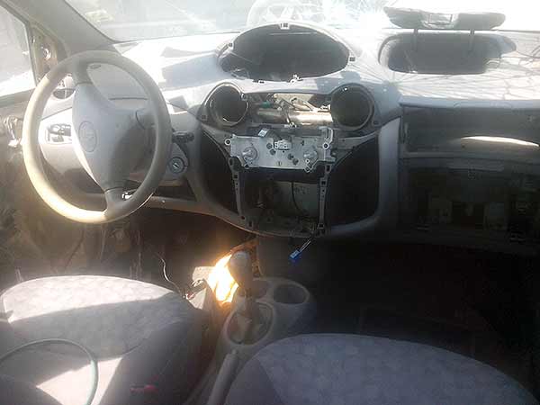  Toyota YARIS     EN DESARME