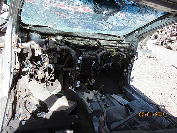  Hyundai ELANTRA 2012    EN DESARME