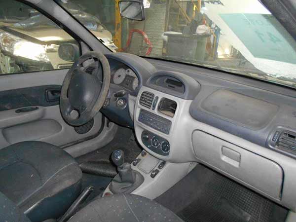  Renault CLIO 2005    EN DESARME