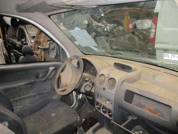 FOCO Peugeot PARTNER 2007  USADO  EN DESARME
