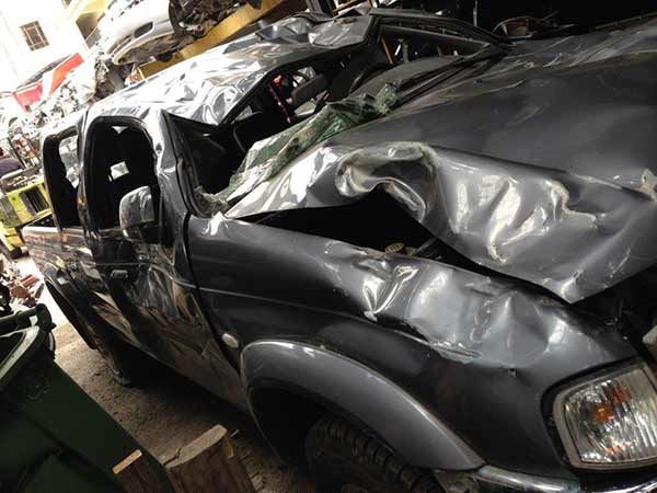  Mazda B2500 2006    EN DESARME