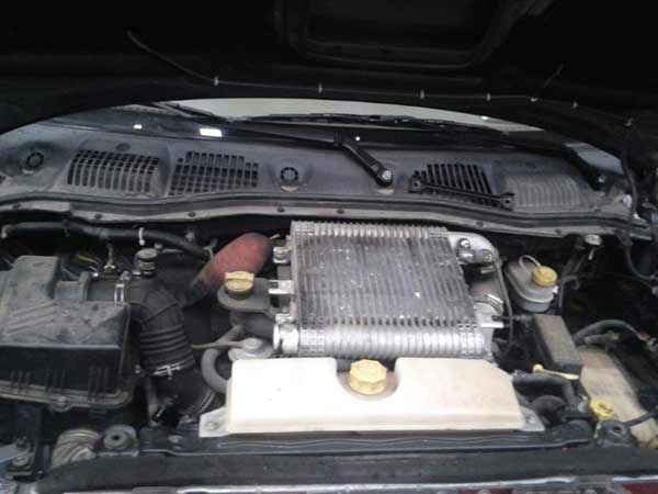 FOCO Mahindra GENIO 2014  USADO  EN DESARME