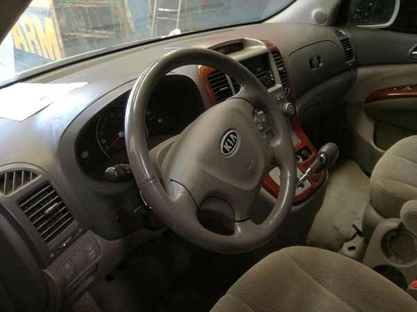  Kia GRAND CARNIVAL 2007    EN DESARME