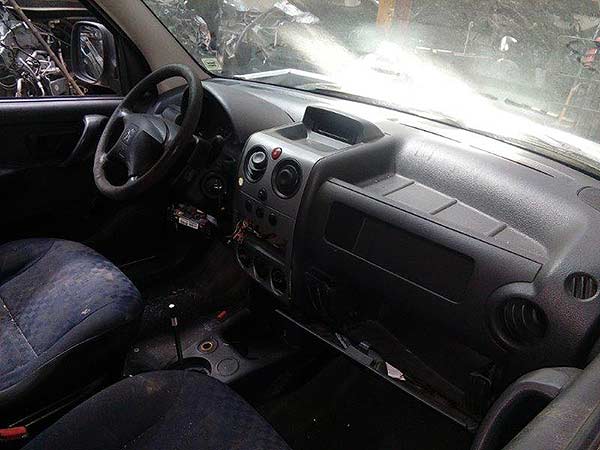 COMPRESOR AIRE ACONDICIONADO Peugeot PARTNER 2011  USADO  EN DESARME