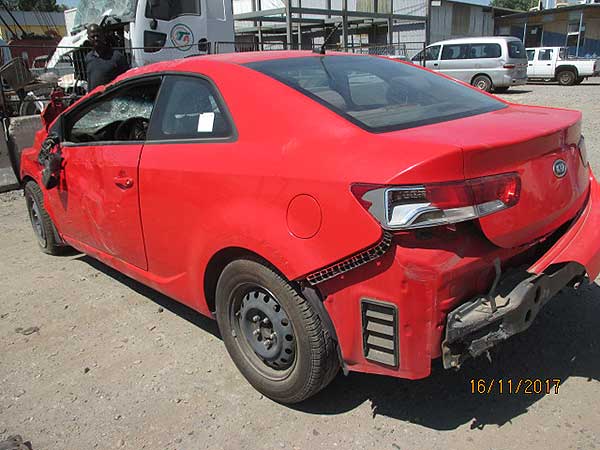  Kia Koup 2011    EN DESARME