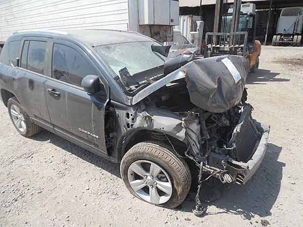 FOCO Jeep COMPASS 2015  USADO  EN DESARME
