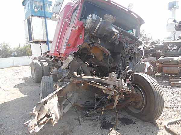 ESTANQUE ADBLUE Mack CH612 1998  USADO  EN DESARME