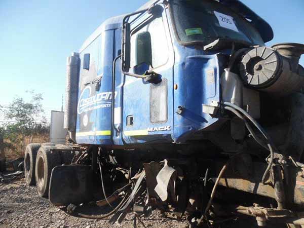 TOLVA Mack CXU 2012  USADA  EN DESARME