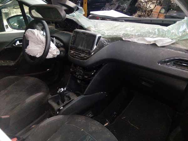 FOCO Peugeot 208 2015  USADO  EN DESARME