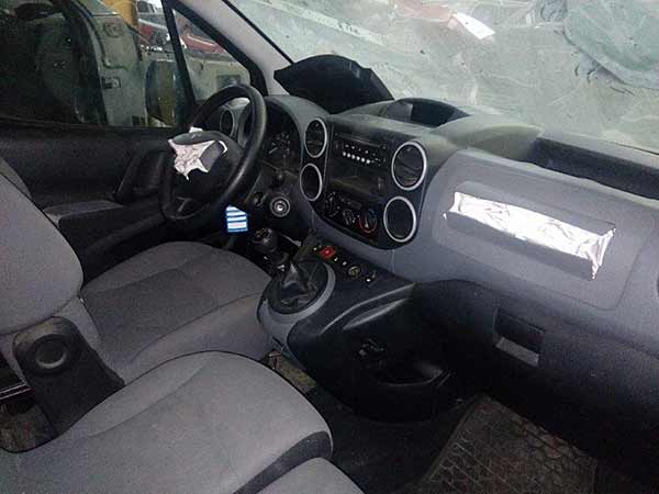 FOCO Peugeot PARTNER 2016  USADO  EN DESARME