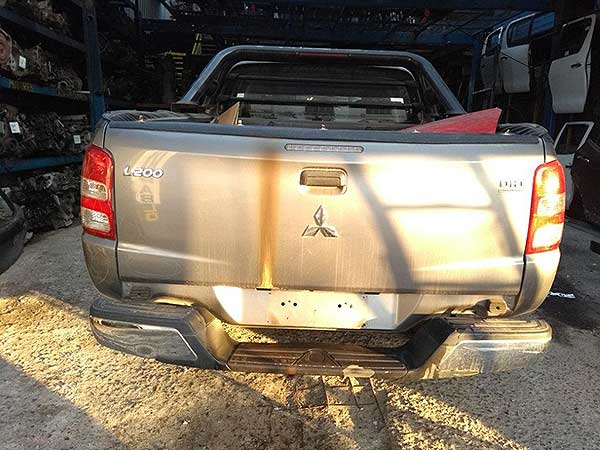 MOTOR DE PARTIDA Mitsubishi L200 2016  USADO  EN DESARME