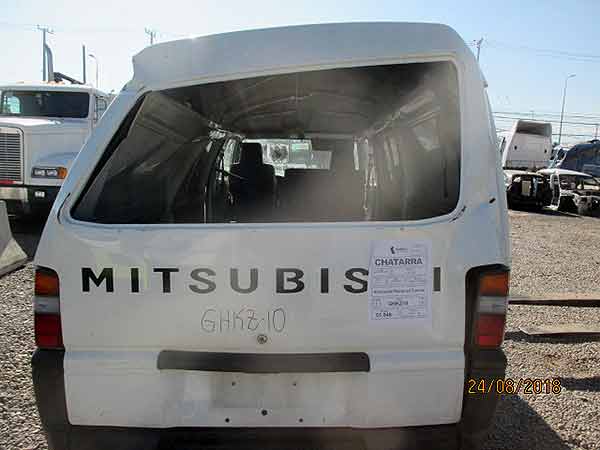 FOCO Mitsubishi L300 2014  USADO  EN DESARME