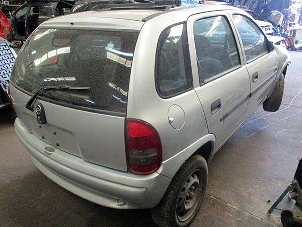  Chevrolet CORSA 2002    EN DESARME