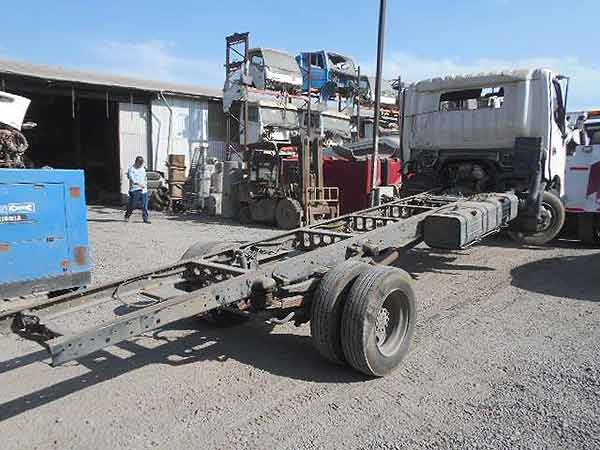 ESTANQUE ADBLUE Hino XZU 2015  USADO  EN DESARME