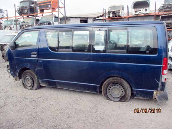  Toyota HIACE 2011    EN DESARME