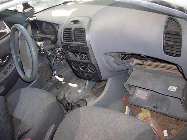 Hyundai ACCENT 2005    EN DESARME