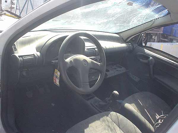  Chevrolet CORSA 2004    EN DESARME